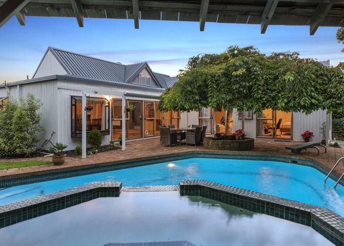  at 10 Oban Road, Browns Bay, Auckland