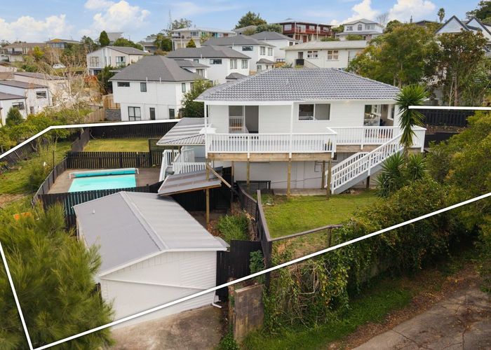  at 34 Cyclarama Crescent, Massey, Waitakere City, Auckland