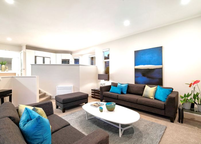  at 2/444 Beach Road, Murrays Bay, Auckland