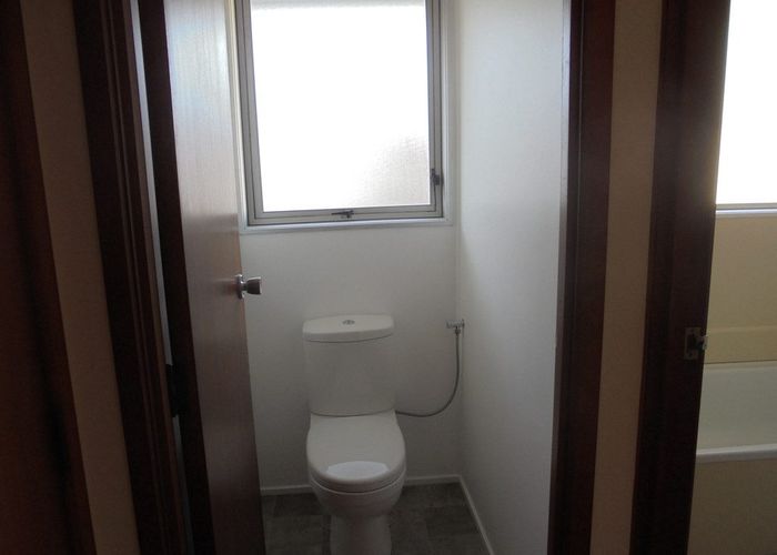  at 1/30 Mayfield Road, Glenfield, North Shore City, Auckland