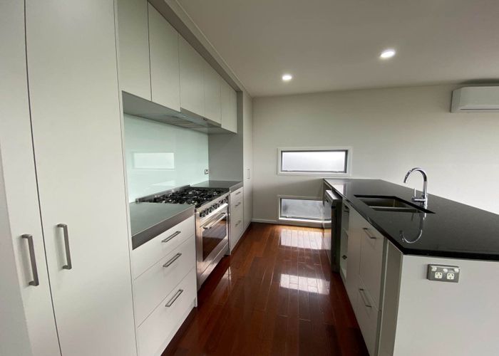  at 92A Ocean View Road, Northcote, North Shore City, Auckland