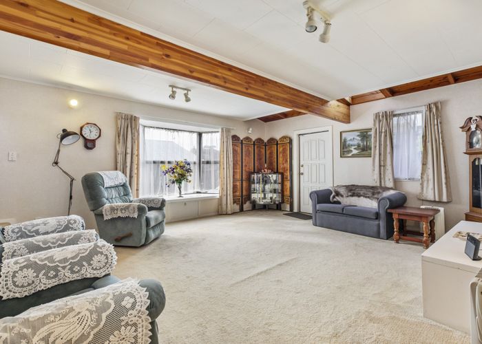  at 2/39 Sturges Road, Henderson, Auckland