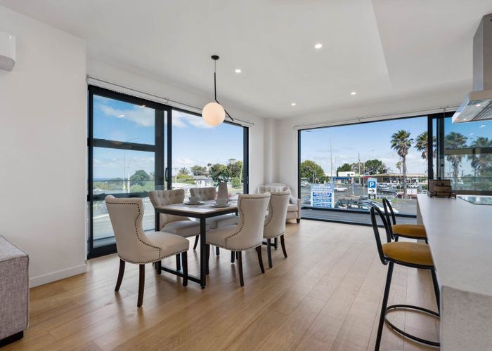  at 952A  East Coast Road, Northcross, North Shore City, Auckland