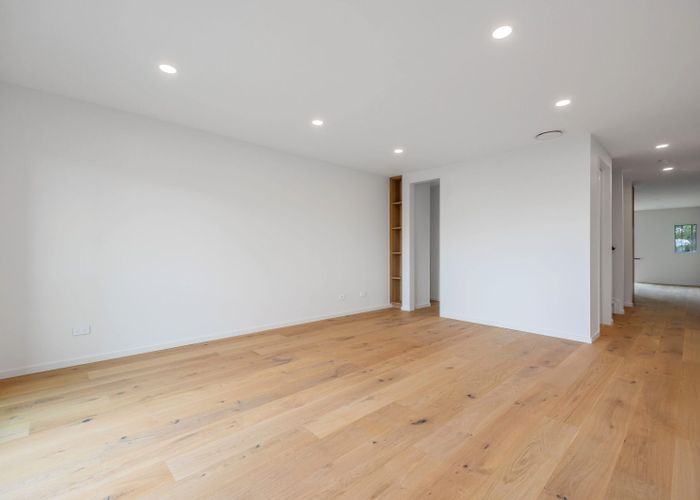  at 8/1358 Dominion Road, Mount Roskill, Auckland City, Auckland