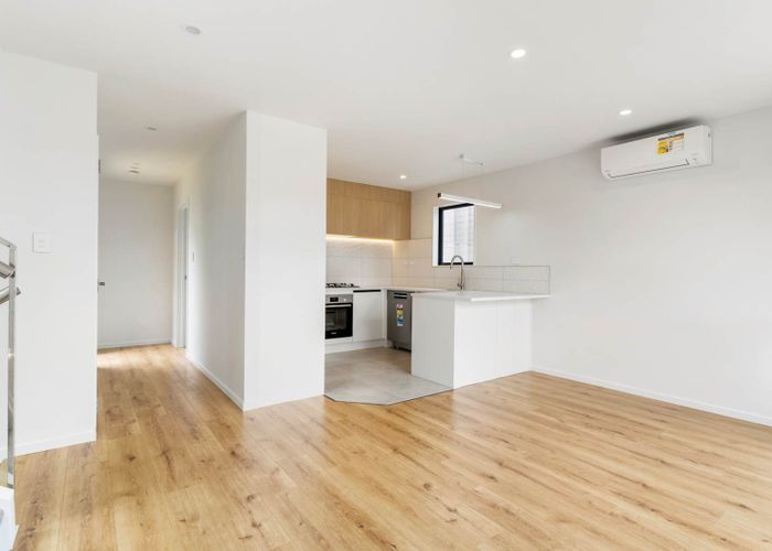  at 8B Datura Place, Sunnynook, Auckland