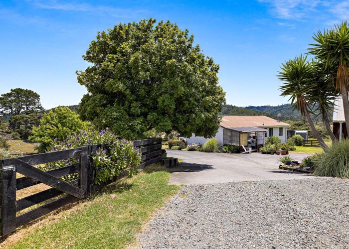 For sale 380 Kaipara Coast Highway, Helensville, Rodney, Auckland
