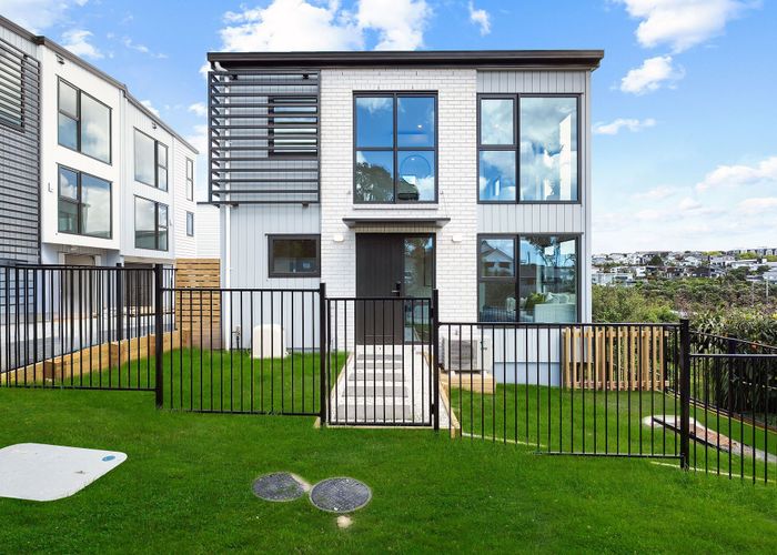  at 1/1090 Beach Road, Torbay, North Shore City, Auckland