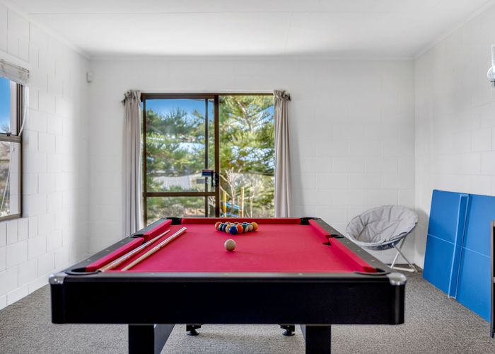  at 10 Pine Terrace, Howick, Auckland