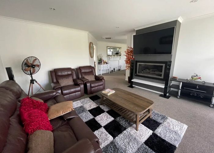  at 16 Edgeview Crescent, Fitzroy, Hamilton, Waikato