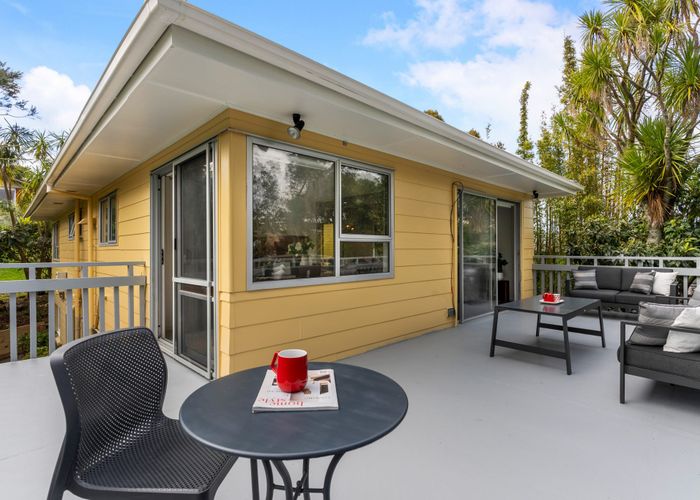  at 1/21 Woodcote Drive, Glenfield, North Shore City, Auckland
