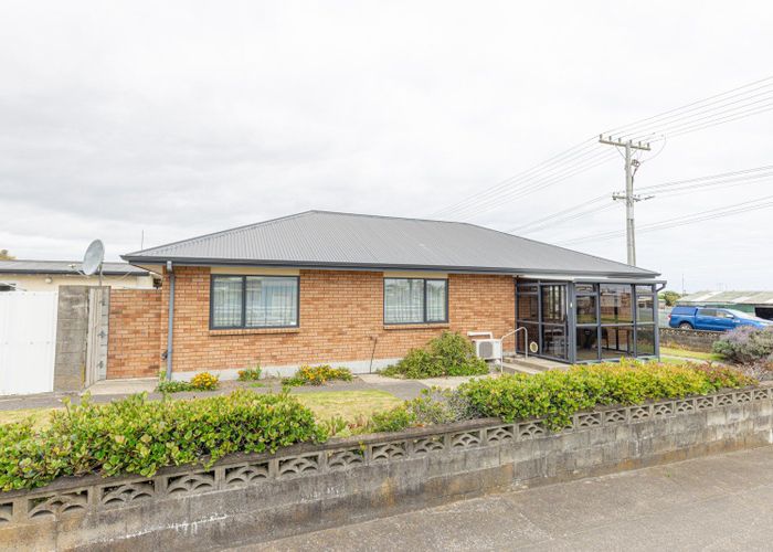  at 2 Mosston Road, Castlecliff, Whanganui