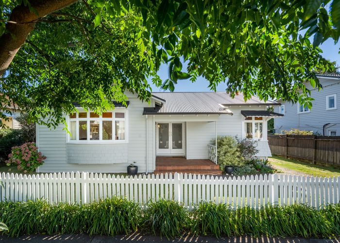  at 5 Carrie Street, Sandringham, Auckland