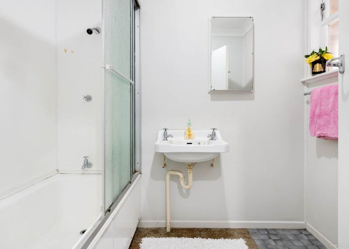  at 6/8 Hawthorne Place, Ellerslie, Auckland