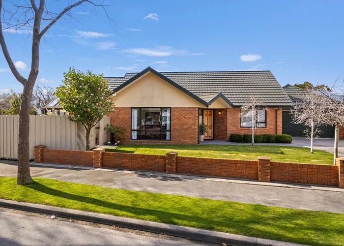  at 4 Chesterfield Mews, Russley, Christchurch