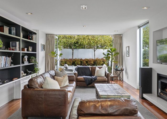  at 67 Browns Road, Merivale, Christchurch City, Canterbury