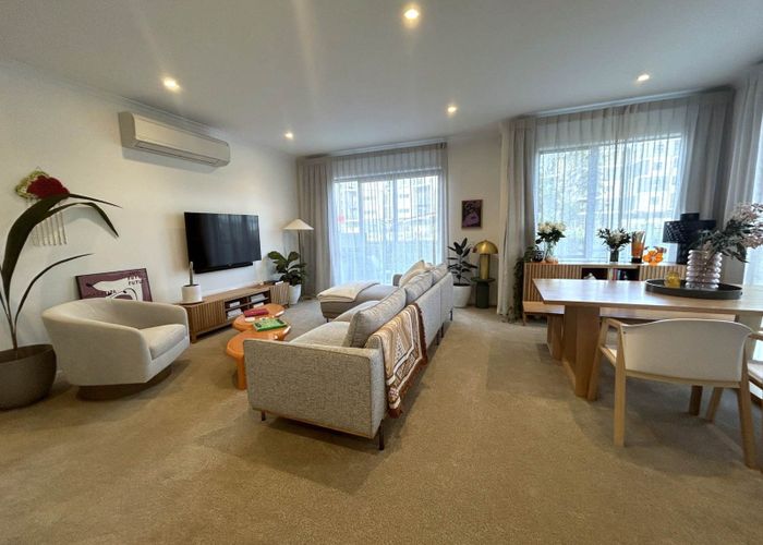  at 5 Tiakina Road, Northcote, North Shore City, Auckland