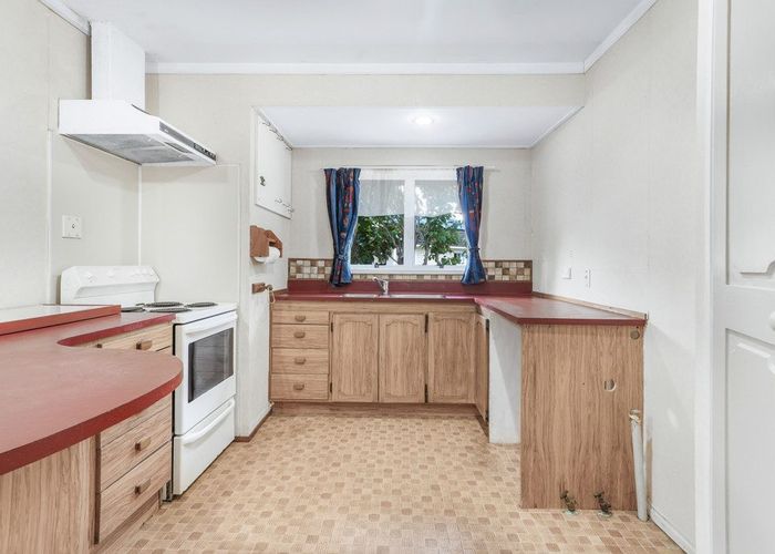  at 48 Southsea Crescent, Silverdale, Hamilton