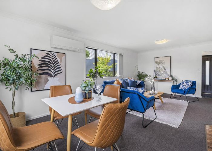 at 43A Stewart Drive, Newlands, Wellington