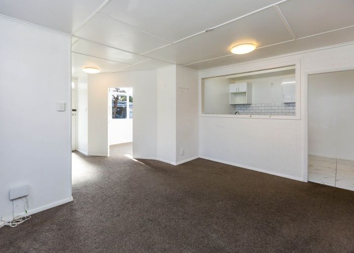  at 35 Hanson Grove, Stokes Valley, Lower Hutt, Wellington