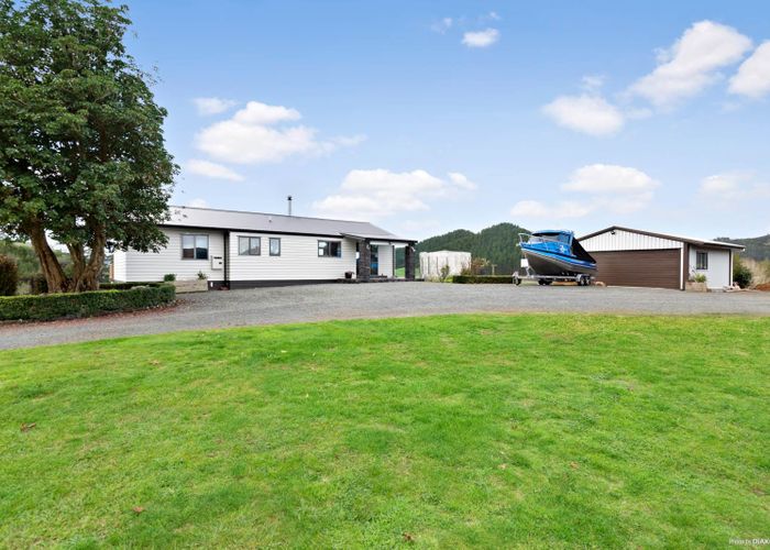  at 87 Axtens Road, Bombay