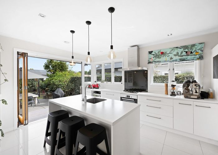  at 27 Nixon Street, Hamilton East, Hamilton