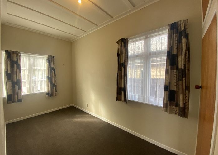  at 8 Owen Street, Belmont, Lower Hutt, Wellington