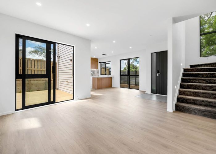  at 2/7 Edgar Pearce Place, Howick, Manukau City, Auckland