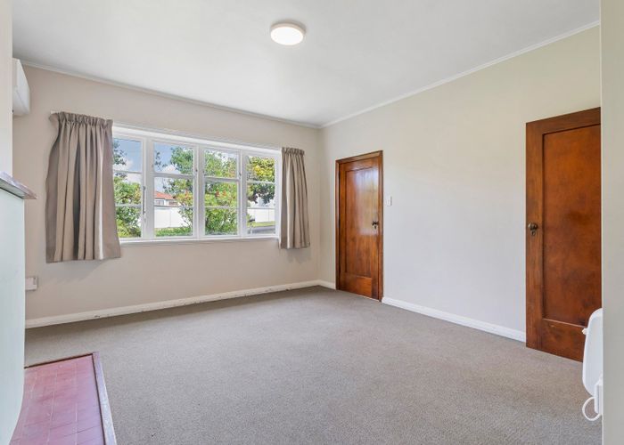  at 1 Handley Avenue, Narrow Neck, North Shore City, Auckland