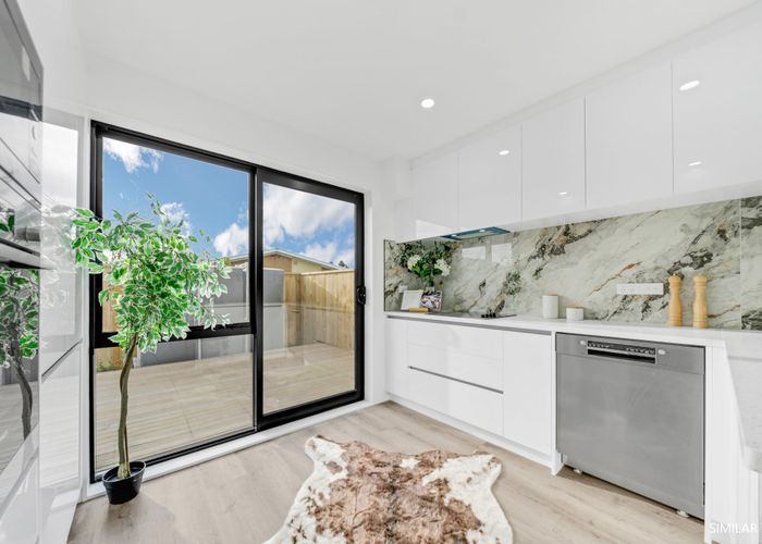  at 43B Beach Road, Pahurehure, Papakura, Auckland