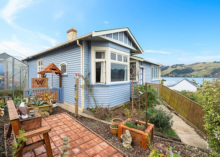  at 8 Ohau Street, Ravensbourne, Dunedin