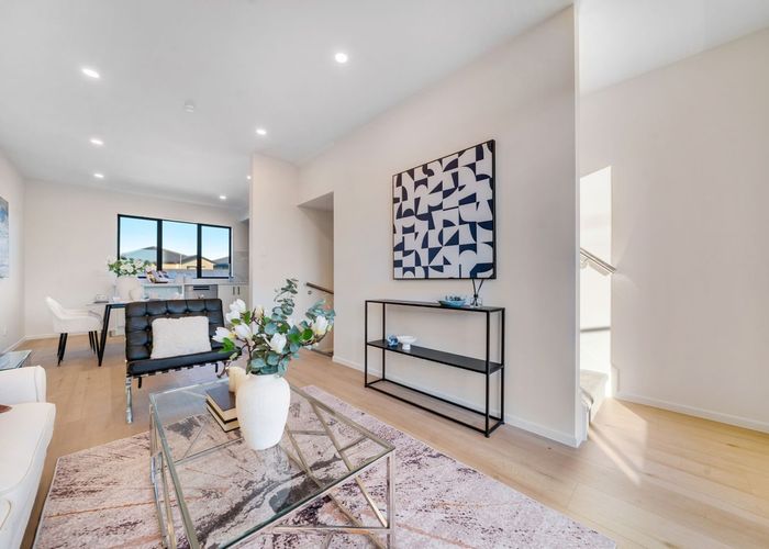  at 3/32 Tiraumea Drive, Pakuranga, Manukau City, Auckland