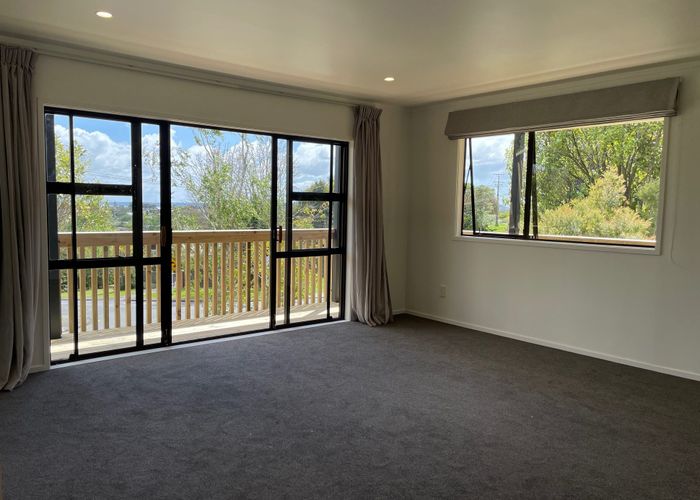  at 2/84A Avonleigh Road, Green Bay, Auckland