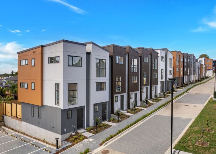  at 27 Raupeti Lane, Henderson, Auckland