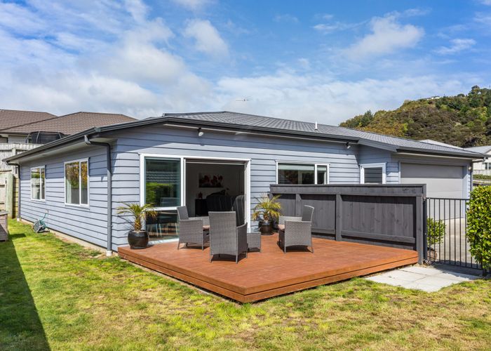  at 4 Moonsail Drive, Whitby, Porirua