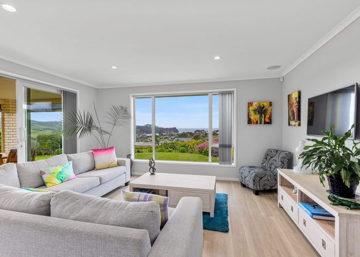  at 15 Seaview Crescent, Hatfields Beach, Rodney, Auckland