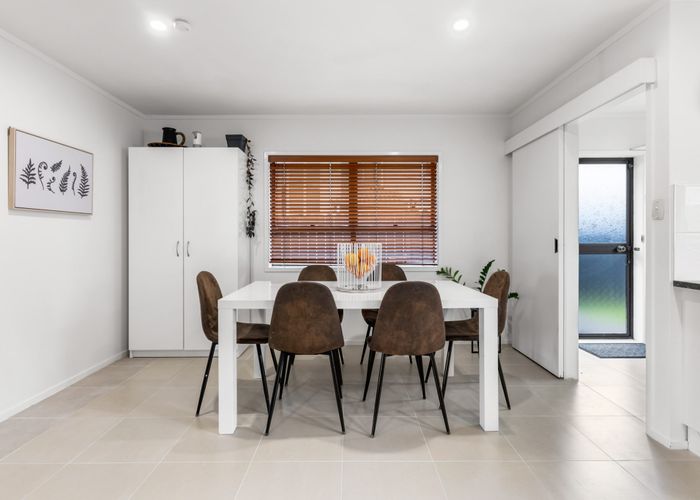  at 2/508 East Coast Road, Mairangi Bay, North Shore City, Auckland