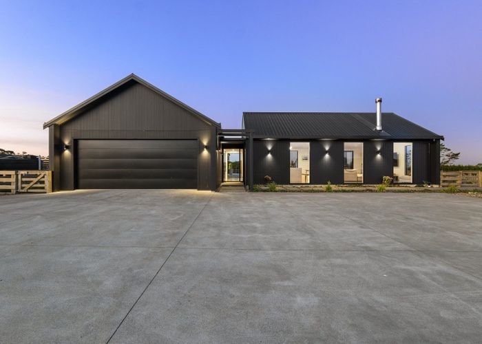  at 589 Kent Road, Egmont Village, New Plymouth, Taranaki