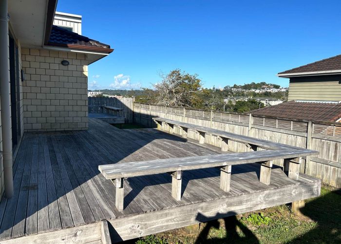  at 3 Spring Valley Place, Oteha, Auckland