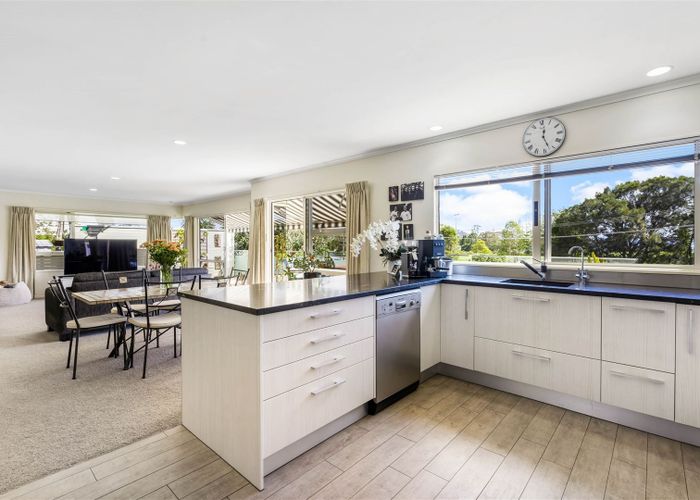  at 8 Glanville Close, Stanmore Bay, Whangaparaoa