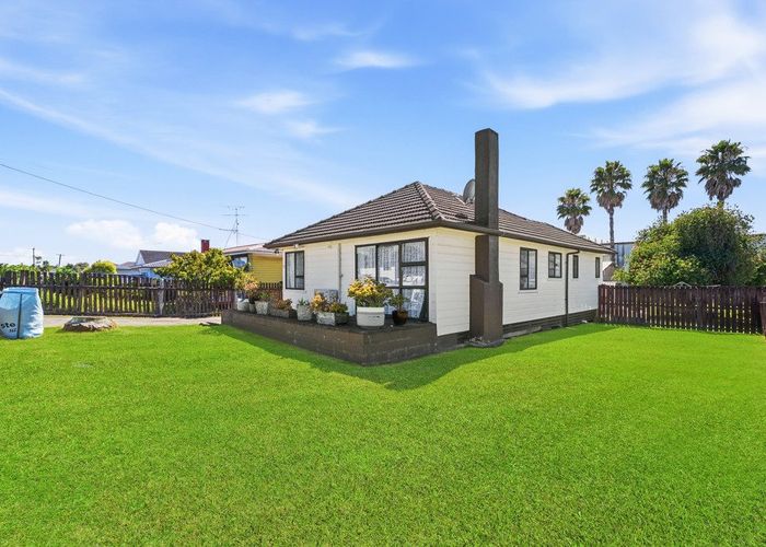  at 12 Plunket Avenue, Papatoetoe, Manukau City, Auckland