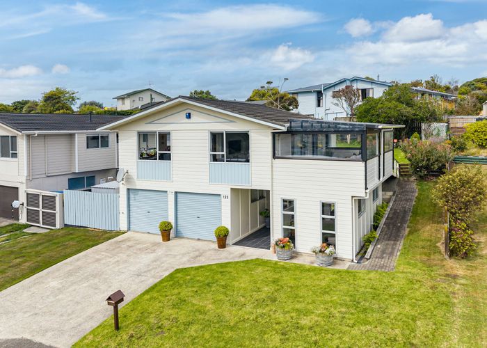  at 123 Spinnaker Drive, Whitby, Porirua