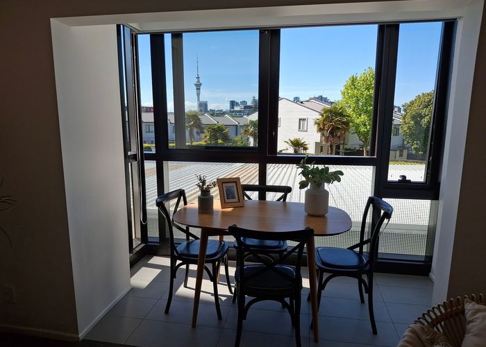  at 1W/16 Burton Street, Grafton, Auckland