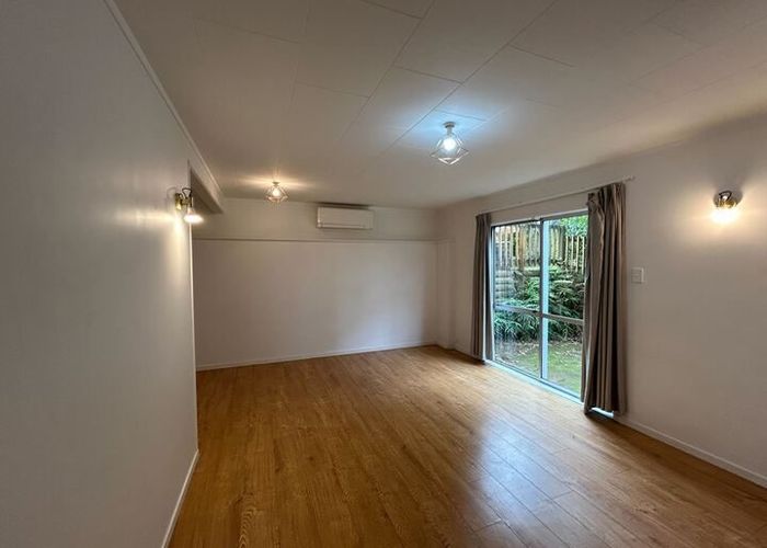  at 17 Cunliffe Place, Glenfield, North Shore City, Auckland