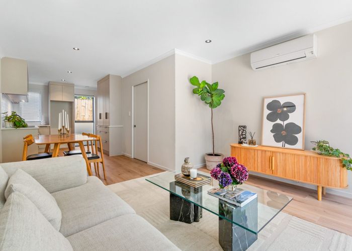  at 1092C Great North Road, Point Chevalier, Auckland