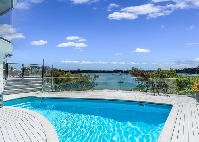  at 105 Aeroview Drive, Beach Haven, North Shore City, Auckland