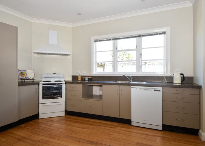  at 105 Broadway, Carterton, Carterton