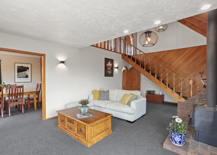  at 2/12 Evans Road, Glen Eden, Auckland
