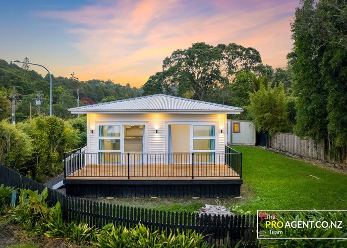  at 2 Western Road, Laingholm, Waitakere City, Auckland