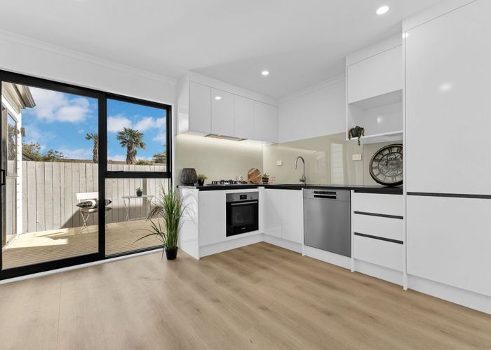  at 8C Gardiner Grove, Mangere East, Manukau City, Auckland