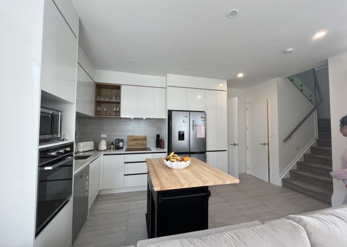  at 6/535 Swanson Road, Ranui, Auckland